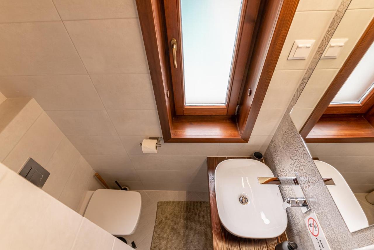 Posteleki Vendeghaz-Nyugalom Szigetei Villa Gyula Luaran gambar